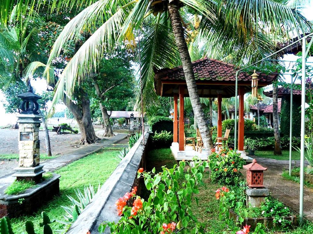 Lovina Beach Hotel Exterior foto